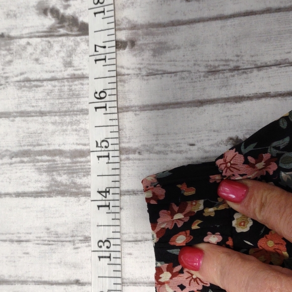 Shein Curvy Black Floral Skirt - Picture 5 of 9